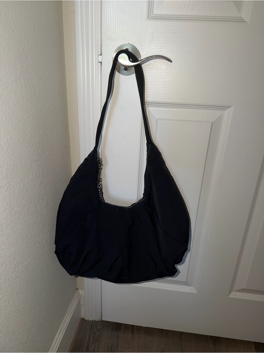 Black Lululemon Pleated Shoulder Bag - Picture 2 of 4